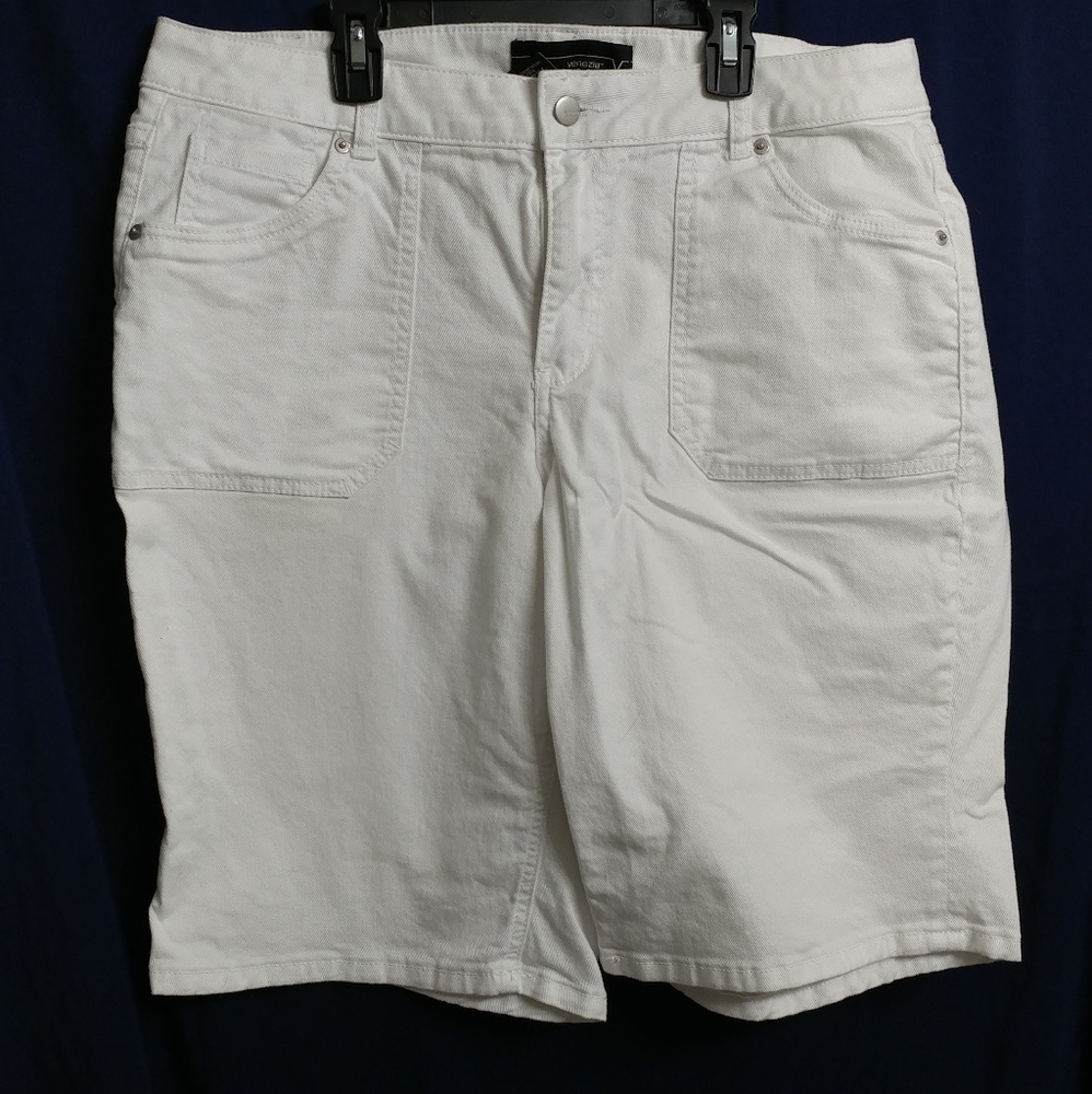 White bermuda shorts